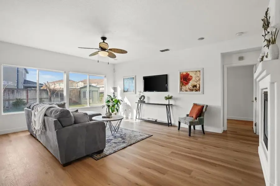 9942 Valderama Way, Sacramento, CA 95829 - Image #3