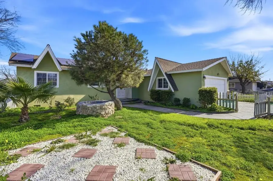 154 N Santa Rosa Street, Los Banos, CA 93635 - #2