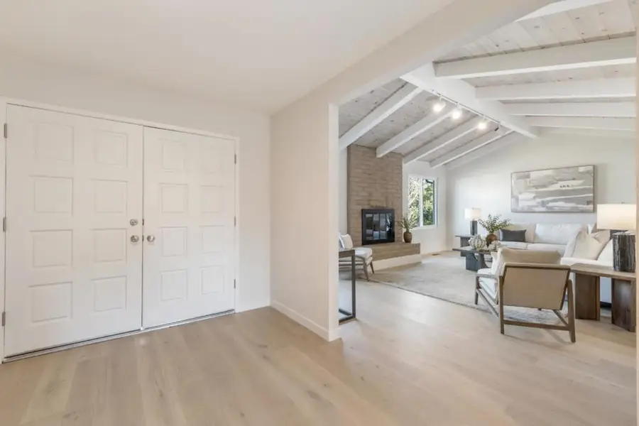 740 Greenview Place, Los Altos, CA 94024 - Image #3