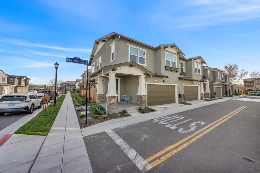 122 W Riverside Place, Tracy, CA 95391 - #2