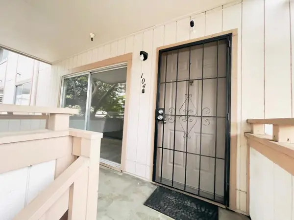 25164 Copa Del Oro Drive Drive #104, Hayward, CA 94545