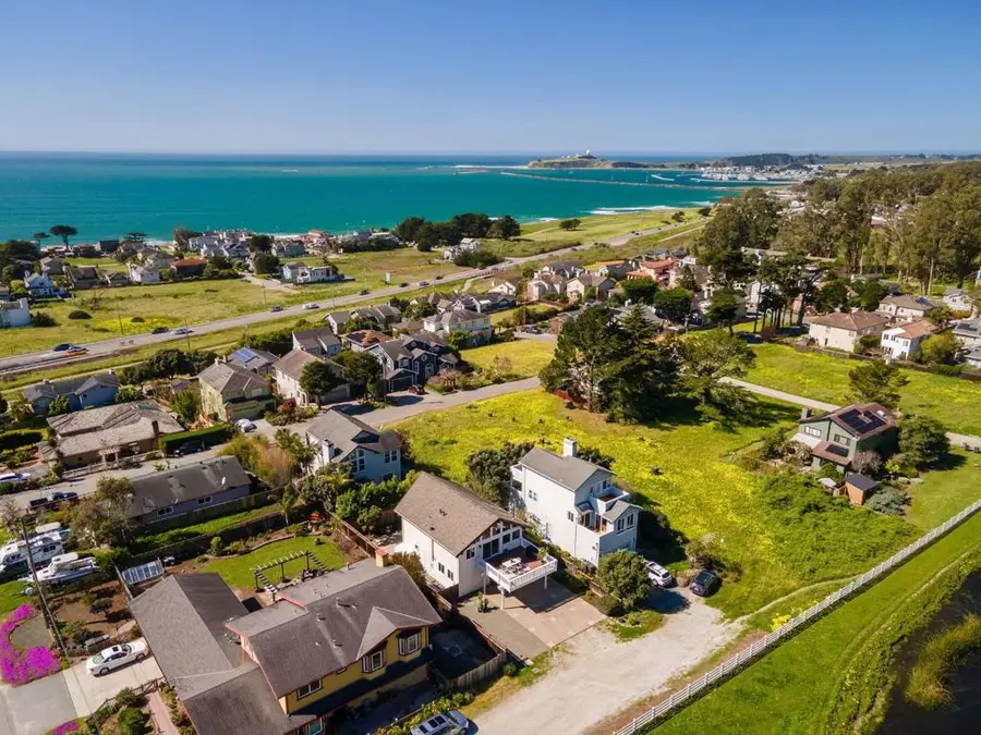 350 6th Avenue, Half Moon Bay, CA 94019 - #2