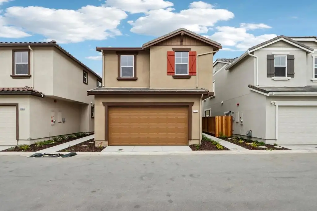 2211 Daisy Drive, Hollister, CA 95023 - #1