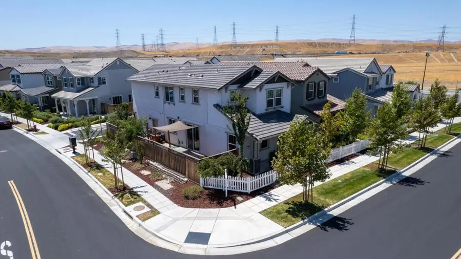 22 E Funderburg Boulevard, Mountain House, CA 95391 - #2