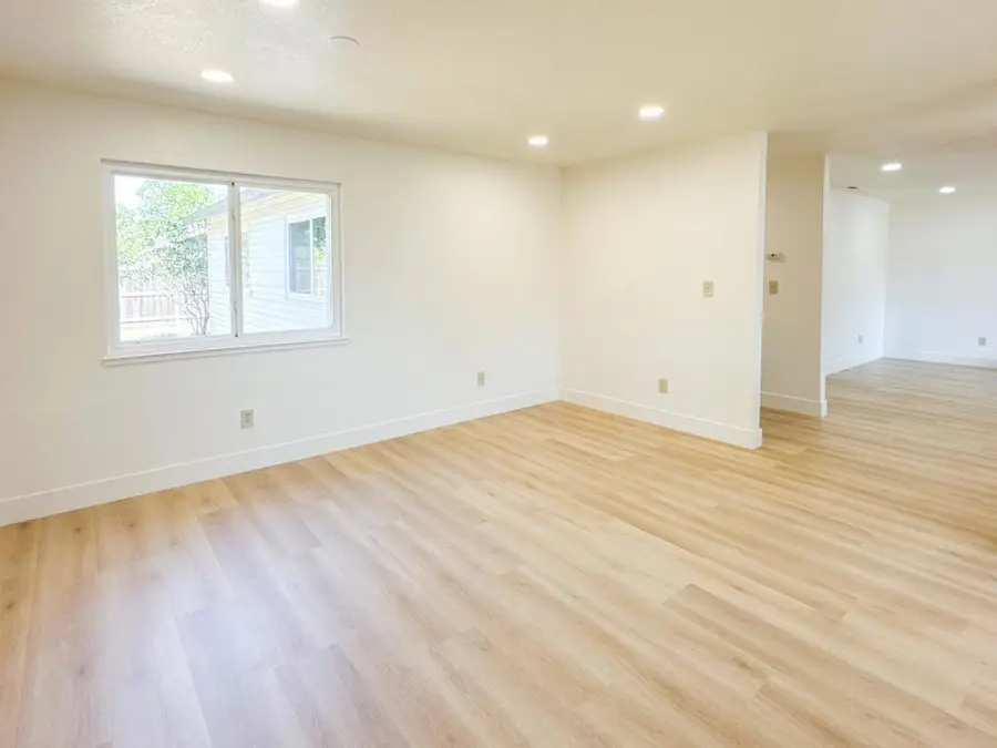 1465 W Tuolumne Road, Turlock, CA 95382 - #3