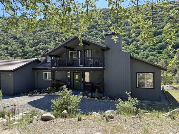 45100 Carmel Valley Road, Greenfield, CA 93927