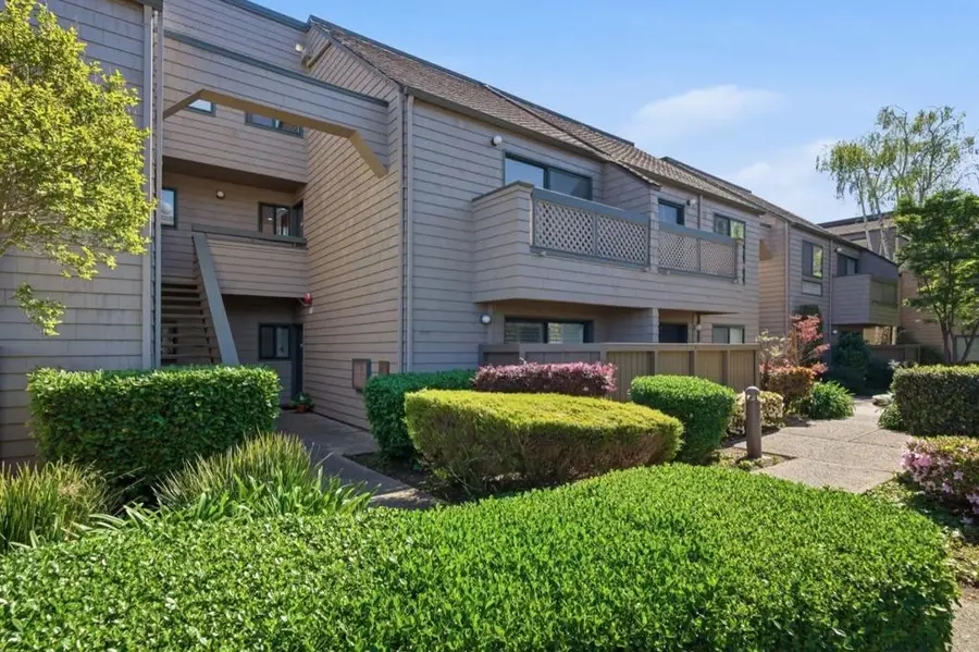 32 Cove Lane, Redwood City, CA 94065 - #2