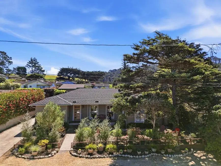 329 Stuart Avenue, Pacific Grove, CA 93950 - #2