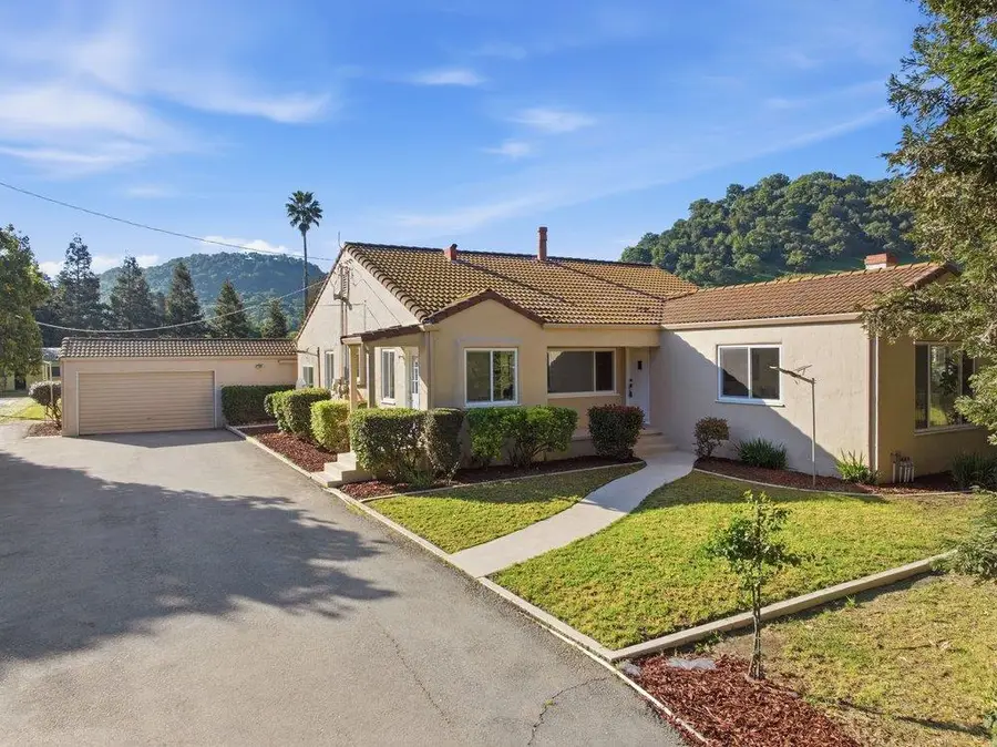 390 Kalana Avenue, Morgan Hill, CA 95037 - #2