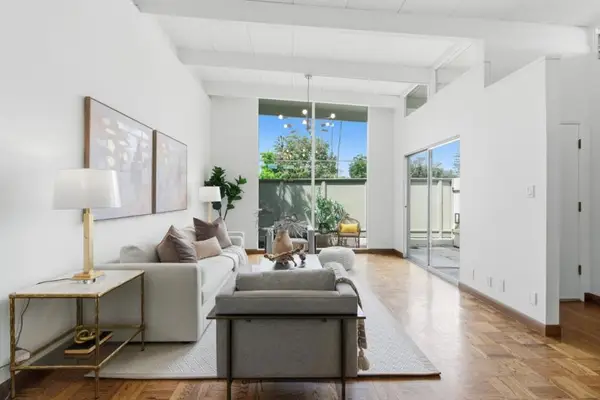 3909 Middlefield Road #F, Palo Alto, CA 94303