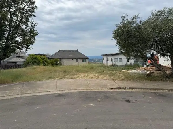 3715 Stanhope Court, Santa Rosa, CA 95404