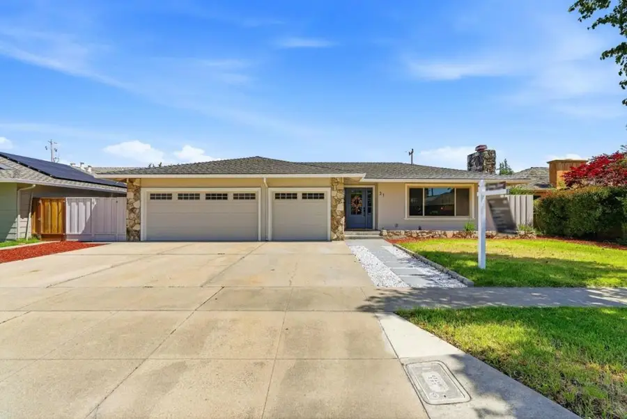 31 La Mirada Court, Salinas, CA 93901 - #2