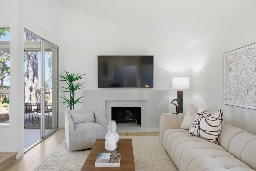 3162 La Mesa Drive, San Carlos, CA 94070 - #3