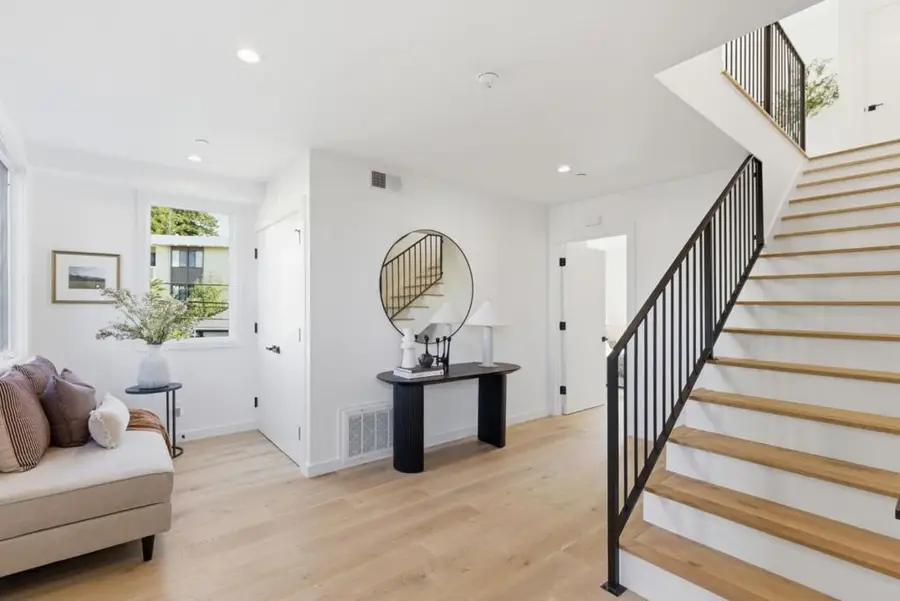 1433 Floribunda Avenue #8, Burlingame, CA 94010 - #2