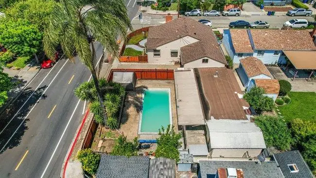 25050 Cypress Avenue, Hayward, CA 94544 - #2