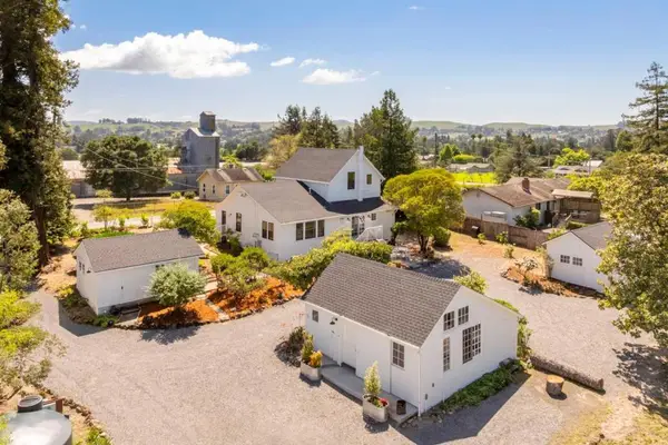 2212 Magnolia Avenue, Petaluma, CA 94952
