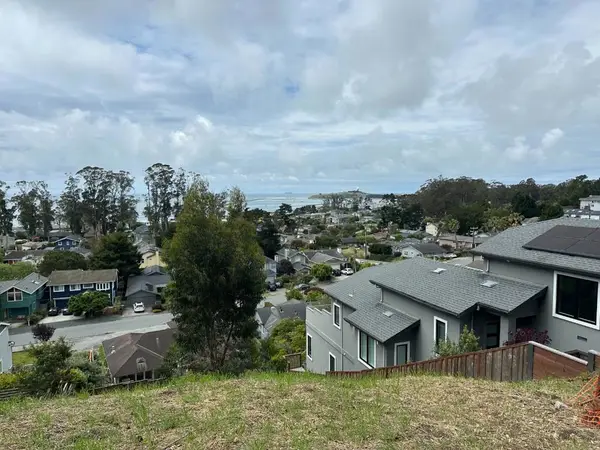 1122 Columbus, El Granada, CA 94018