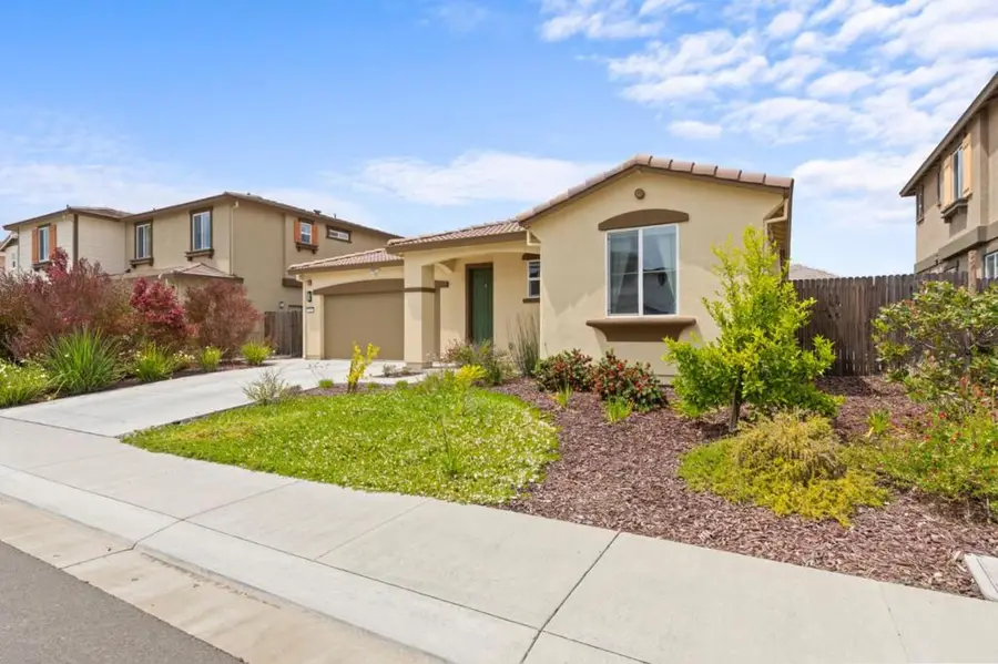 714 Burgundy Street, Vacaville, CA 95687 - #3
