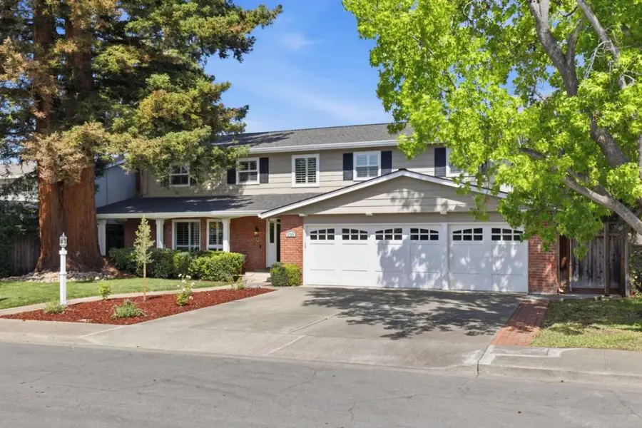 2725 Fairbrook Drive, Mountain View, CA 94040 - #2