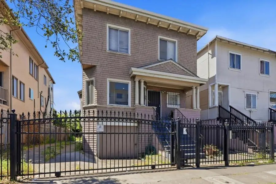 881 W Macarthur Boulevard, Emeryville, CA 94608 - #2