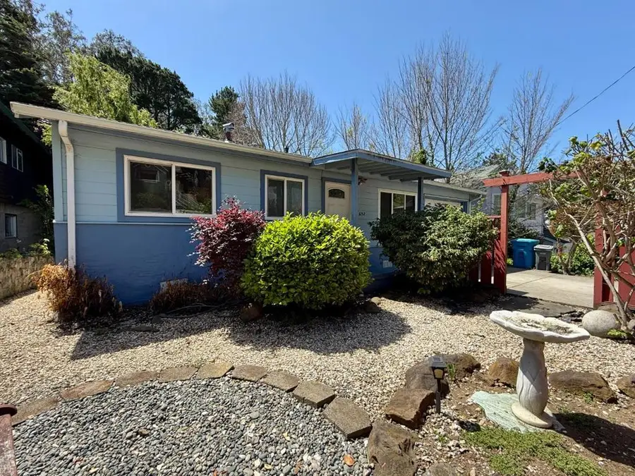 652 Rockaway Beach Avenue, Pacifica, CA 94044 - #2