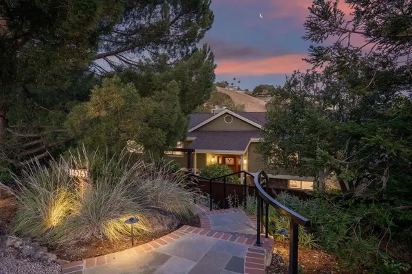16565 Oak View Circle, Morgan Hill, CA 95037