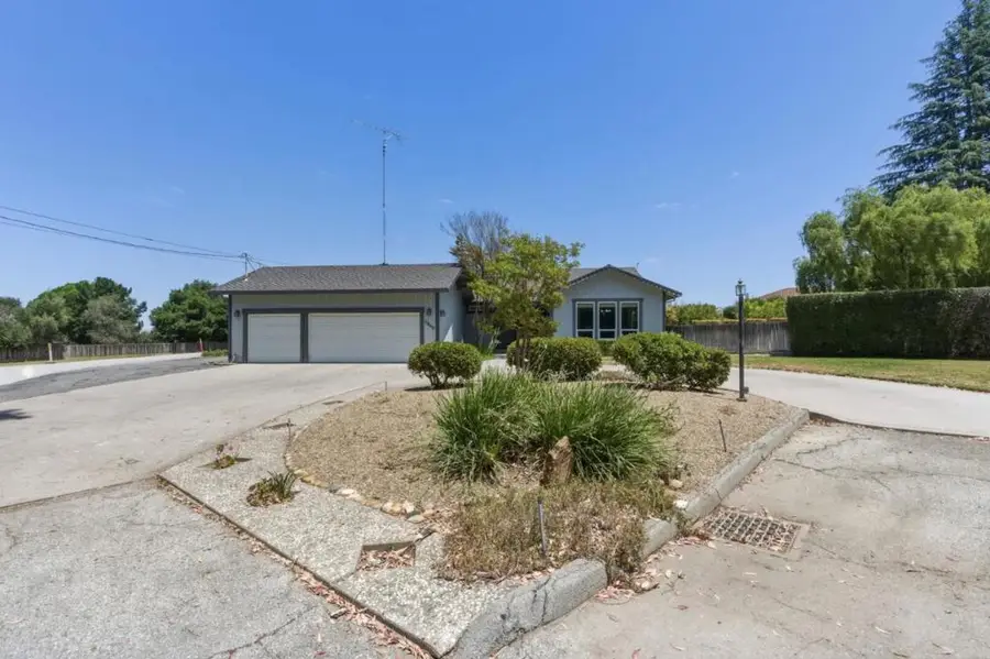 1660 Sunnyslope Road, Hollister, CA 95023 - #2