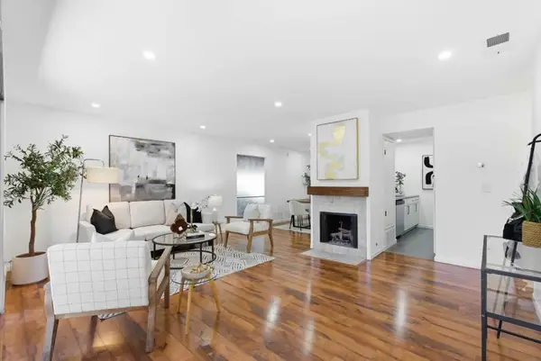 209 Red Oak Drive #A, Sunnyvale, CA 94086
