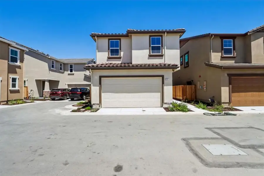 2221 Daisy Drive, Hollister, CA 95023 - #2