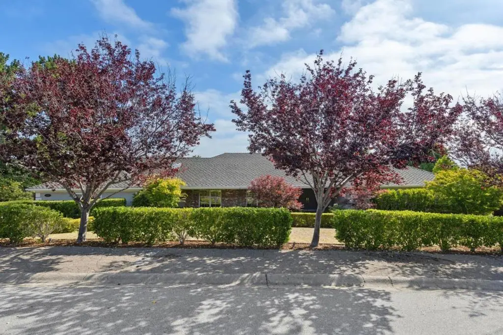 995 Woodland Drive, Hillsborough, CA 94010 - #1