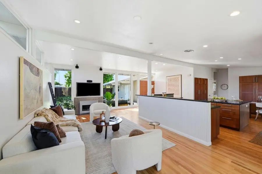 201 Thompson Square, Mountain View, CA 94043 - #3