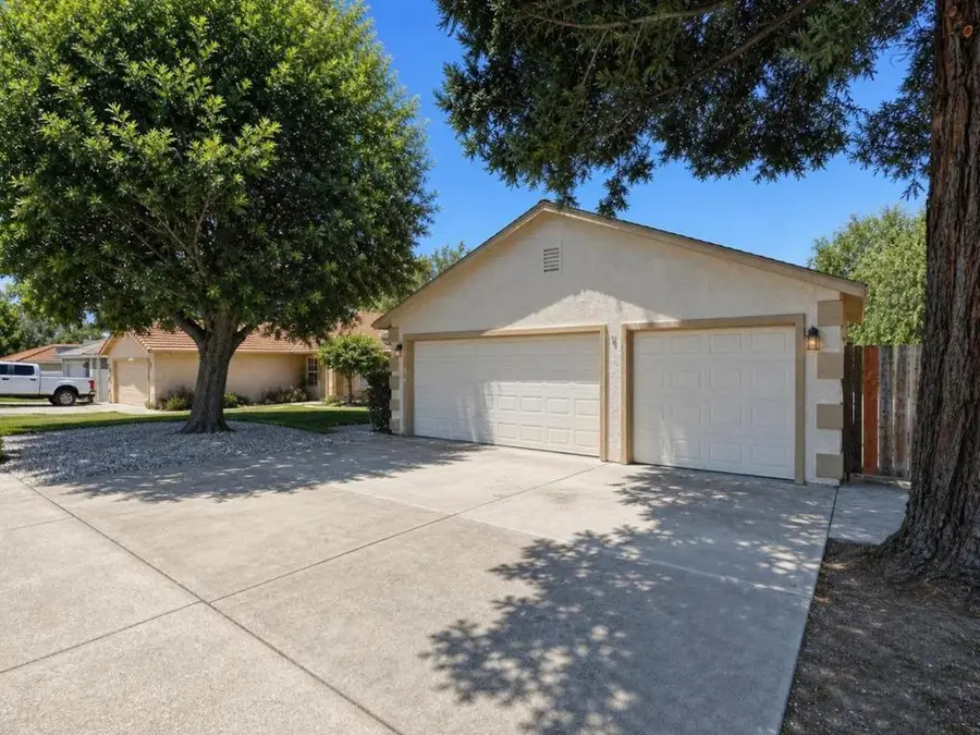 1574 Sun River Street, Oakdale, CA 95361 - #2