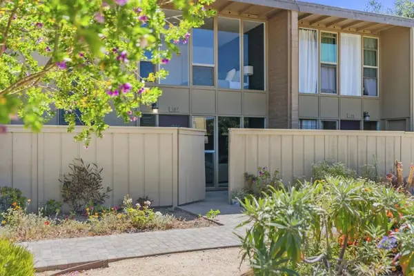 451 Dela Vina #107, Monterey, CA 93940