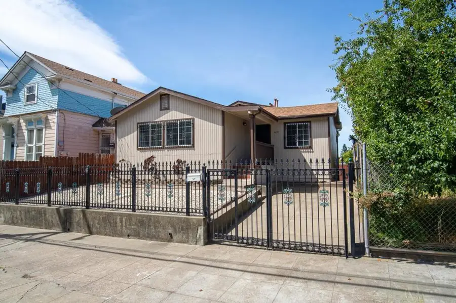 1221 E 19th Street, Oakland, CA 94606 - #3