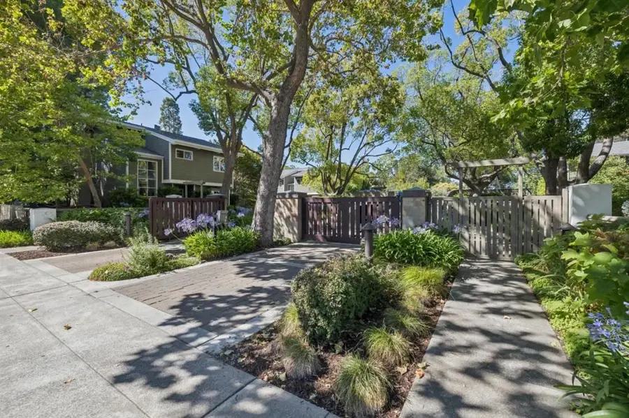 712 University Drive, Menlo Park, CA 94025 - #3