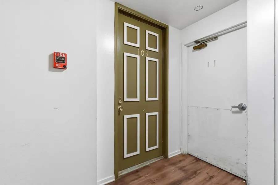 1943 Mount Vernon Court #103, Mountain View, CA 94040 - #3