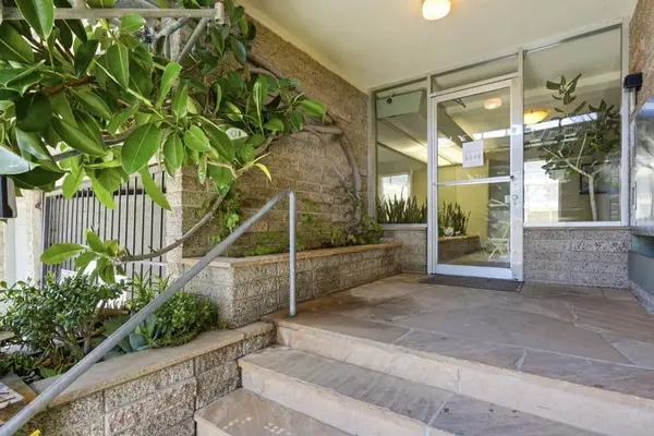 3877 Howe Street #108, Oakland, CA 94611