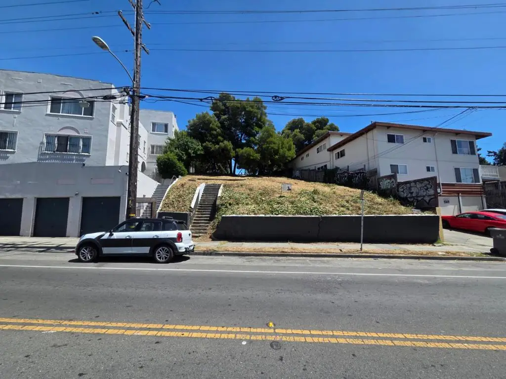 2120 35th Avenue, Oakland, CA 94601 - #1