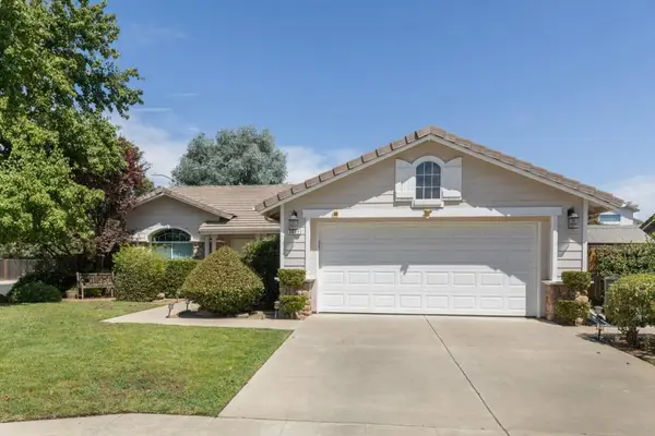 2671 Dennis Avenue, Clovis, CA 93611