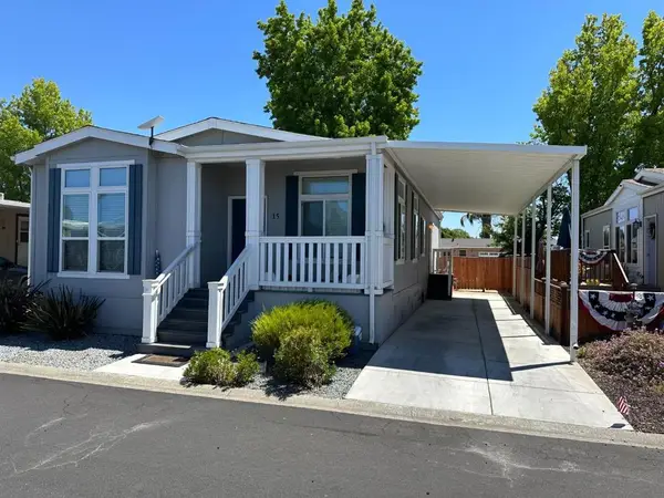 500 W 10th Street #15, Gilroy, CA 95020