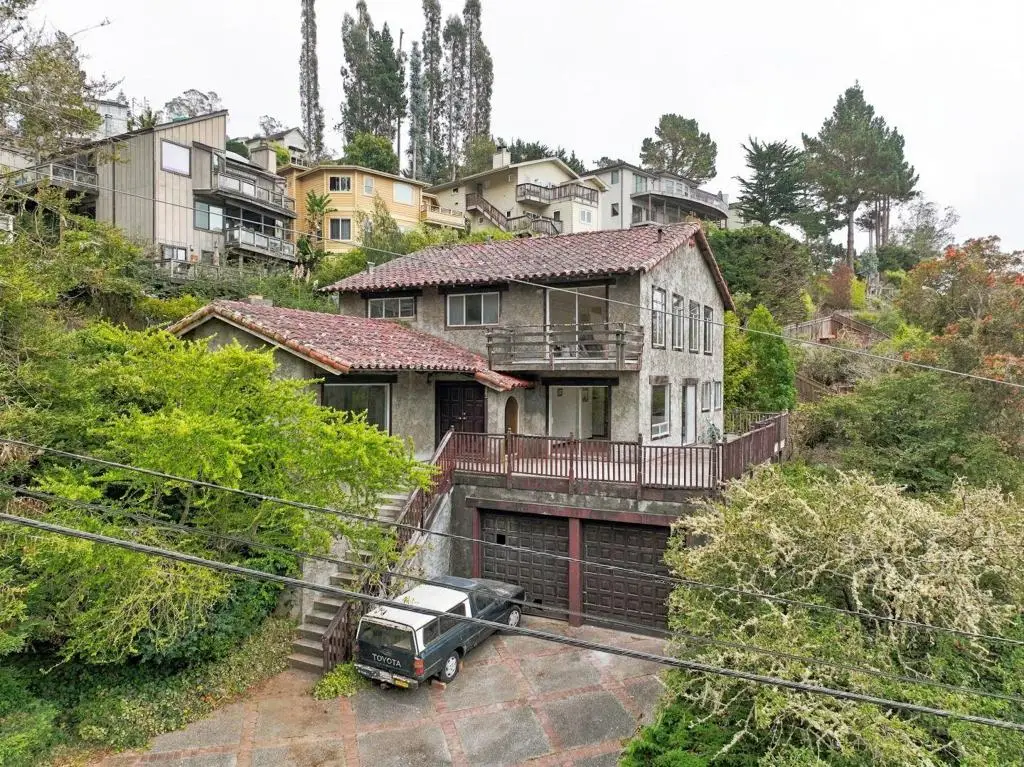 578 Portola Avenue, El Granada, CA 94018 - #1