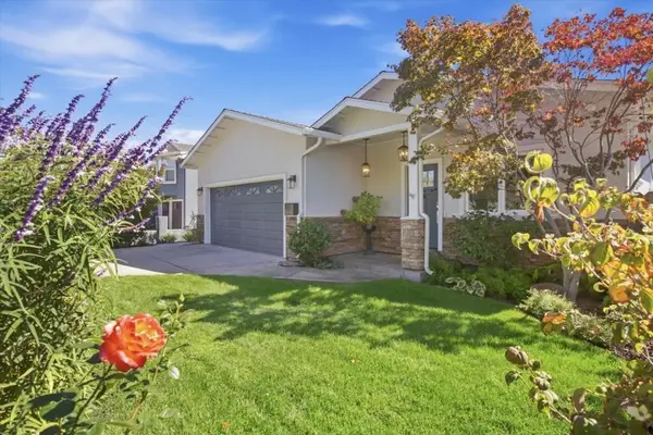 3494 Hoover Street, Redwood City, CA 94063