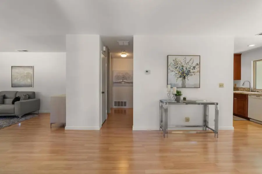 1124 Longbranch Court, San Jose, CA 95126 - #3