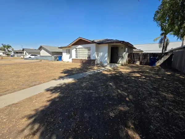 1412 Saxon Way, Bakersfield, CA 93304