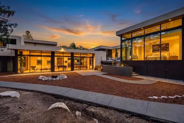 2240 Avy Avenue, Menlo Park, CA 94025