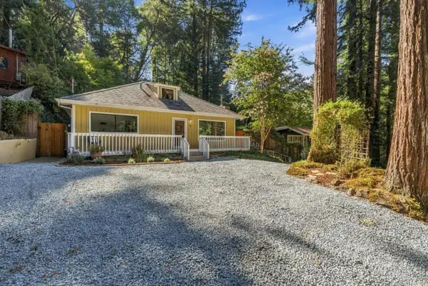 240 Ridge Drive, Boulder Creek, CA 95006