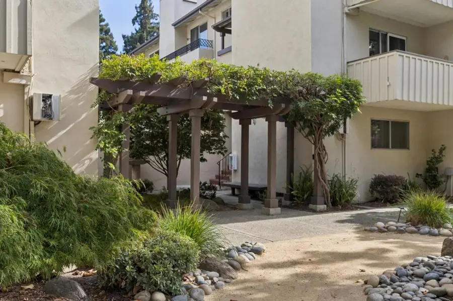 528 Everett Avenue #F, Palo Alto, CA 94301 - #3