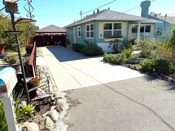 4430 Portola Drive, Santa Cruz, CA 95062