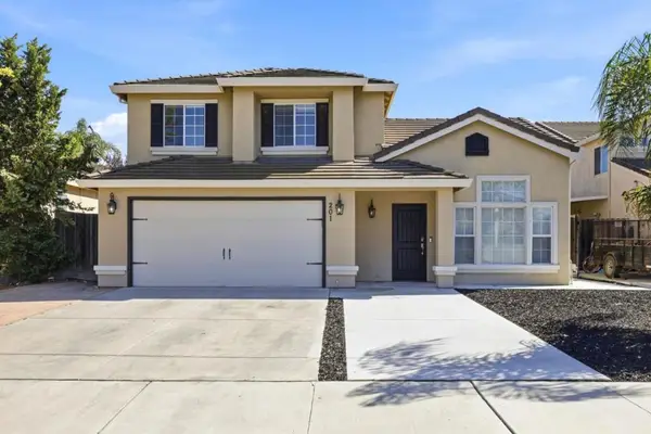 201 Le Chateau Drive, Hollister, CA 95023