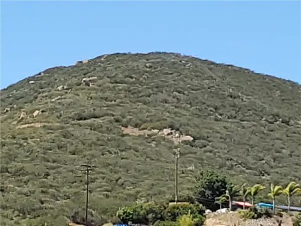37 Rainbow Hills Road, Fallbrook, CA 92028